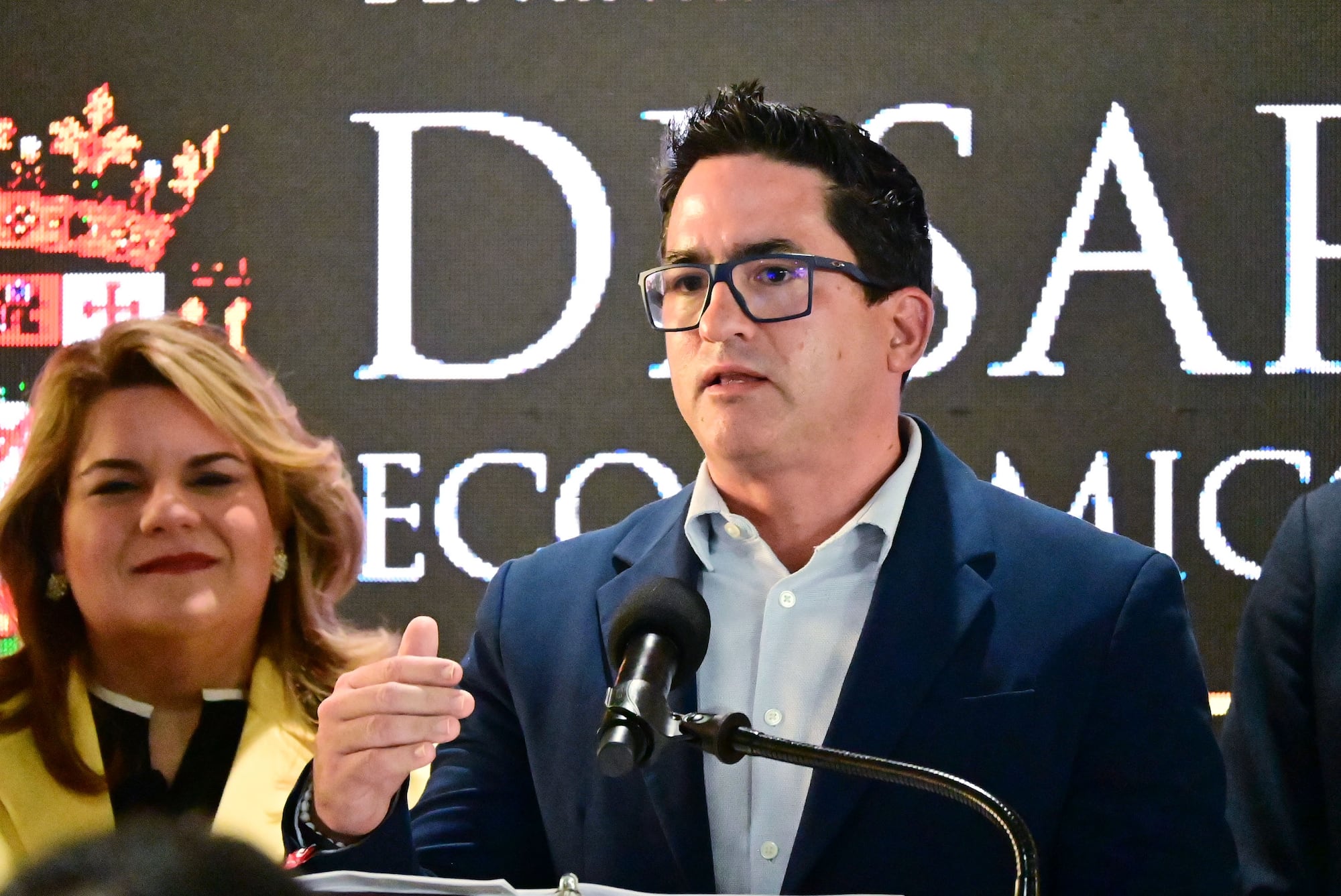 Proponen alivio económico para empleados de gobierno | Metro Puerto Rico
