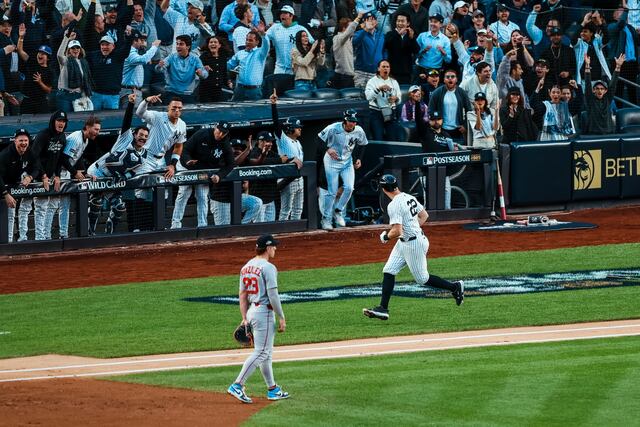 Yankees fuerzan un decisivo Juego 3 con jugada determinante de Jazz Chisholm Jr.