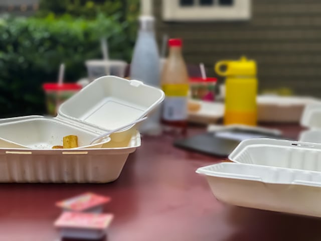 Senado evalúa cambios a leyes sobre plásticos de un solo uso