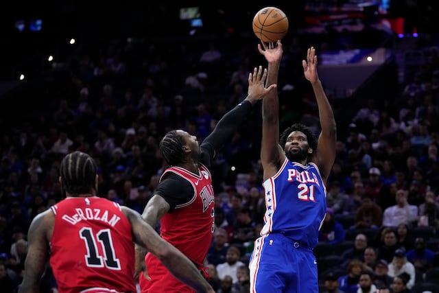 Embiid regresa con su 7mo triple doble; 76ers aplastan a Bulls