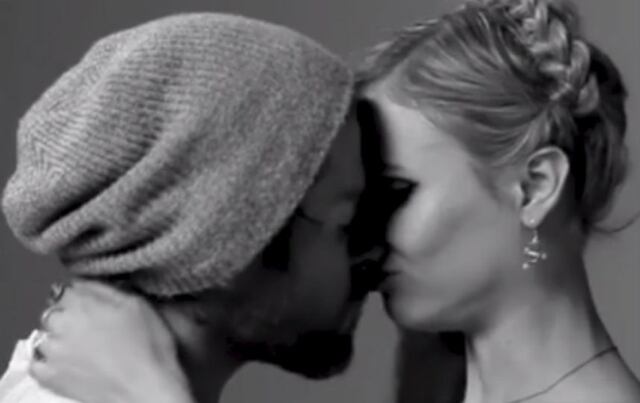 ¡Farsa! El conmovedor video de los besos no era real