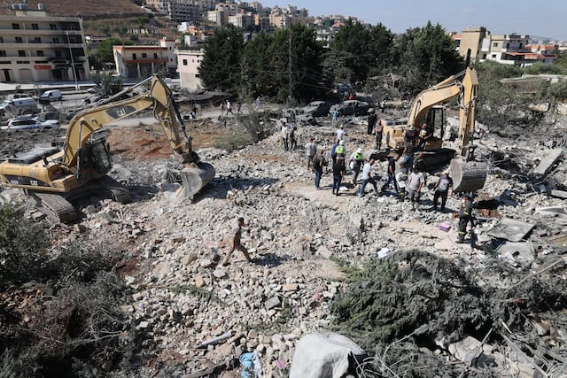 Nueve muertos y 13 heridos en ataques israelíes contra un edificio y un vehículo en el sur del Líbano