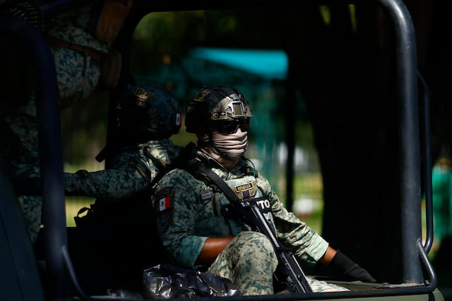 México despliega 450 militares en Tamaulipas tras bloqueos y captura de narcotraficante