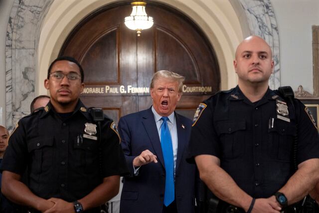 Juez prohíbe a Trump ataques personales luego de mensaje contra asistente