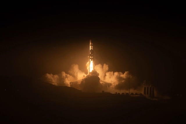 Estados Unidos lanza satélite de inteligencia desde California