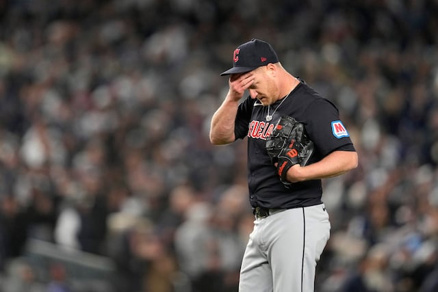 Retiran a Alex Cobb del roster de los Guardians de Serie de Campeonato de la Liga Americana