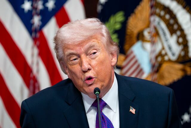 Donald Trump anuncia suspensión temporal de sanciones petroleras para reducir precios