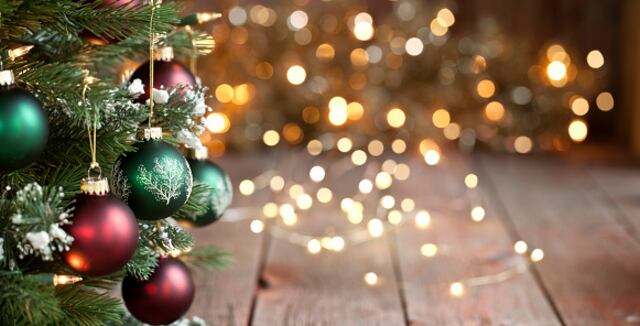Conoce los colores que no pueden faltar en el árbol de Navidad