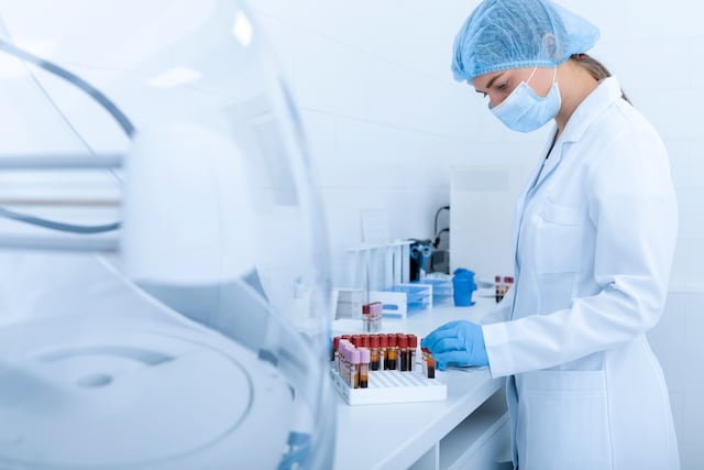 Laboratorios radican querella a First Medical por impago