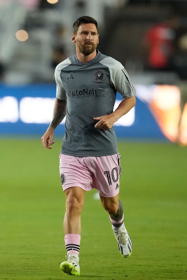 El tercer partido de Messi con el Inter Miami se demora por la lluvia