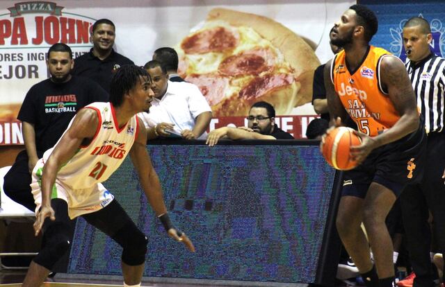 Indios flechan a los Atléticos