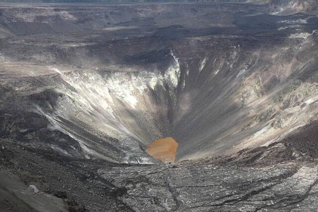 NASA revela imágenes del enorme lago de agua que apareció en volcán de Hawaii