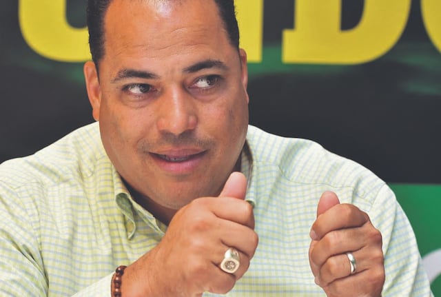 Carmelo Ríos solicita a Hacienda suspender arbitrio sobre diésel