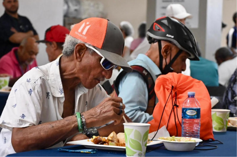 Almuerzo celebración del Día de los Padres