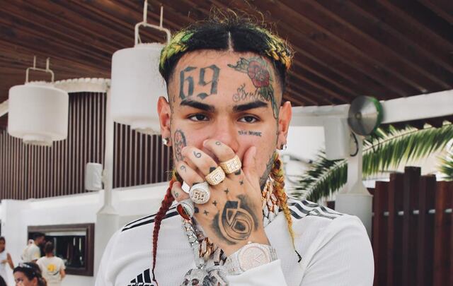 Tekashi 6ix9ine regala más de $10 mil a una familia en Ecuador