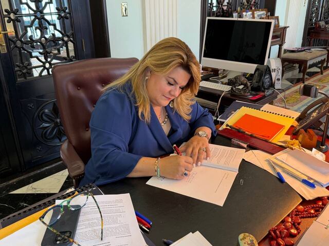 Jenniffer González veta dos proyectos del Senado y convierte en ley cinco medidas de la Cámara