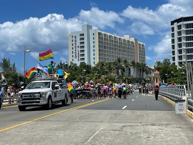 Cambian sede del evento “Express Yourself Glitter Pride” tras cancelación de lectura de cuentos para niños
