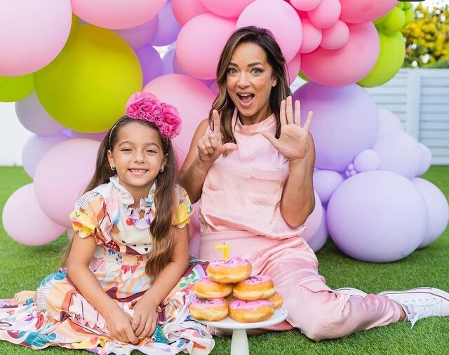 Adamari López celebra los 7 años de Alaïa