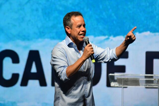 Contralor electoral concluye violación de ley y reglamentación en campaña de Miguel Romero, pero impone multa de $625