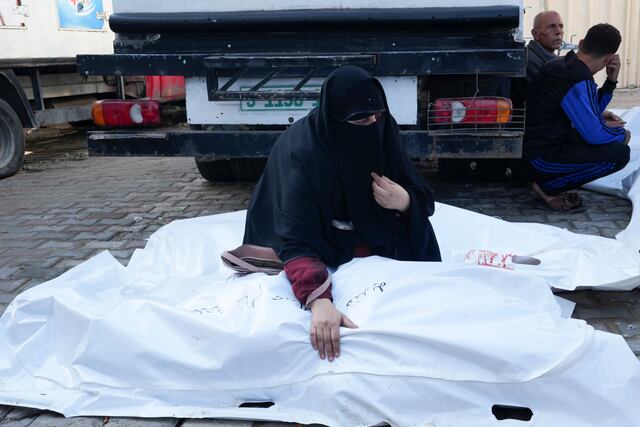 Padre de niño palestino que murió apuñalado en las afueras de Chicago presenta demanda