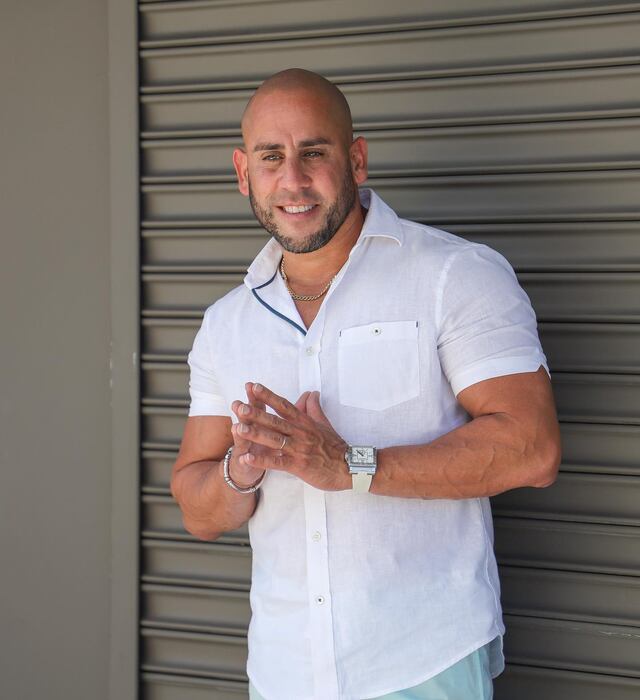 Abraham Velázquez fomenta esperanza ante la adversidad en nuevo tema