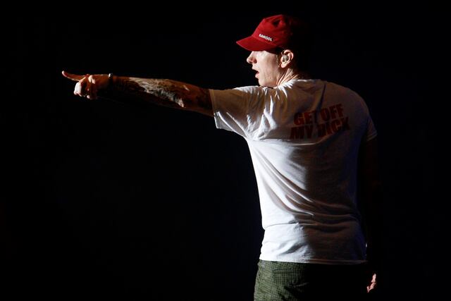 Eminem llama "abuelo racista" a Trump
