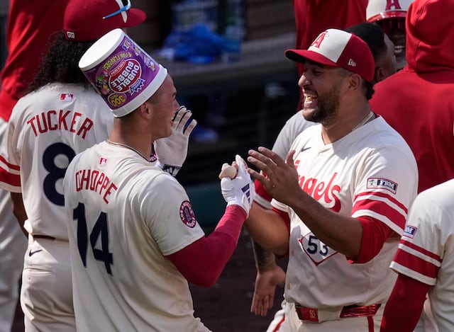 O’Hoppe colabora en triunfo de Angelinos 9-7 sobre Astros