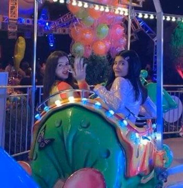 "Kylie estuvo más tiempo con Rosalía que con su hija": Fans reaccionan a lujosa fiesta de Stormi