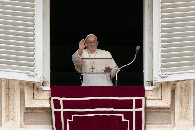 Papa Francisco destituye a obispo conservador de Texas