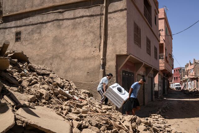 Decenas de aldeas en Marruecos luchan por recuperarse de terremoto