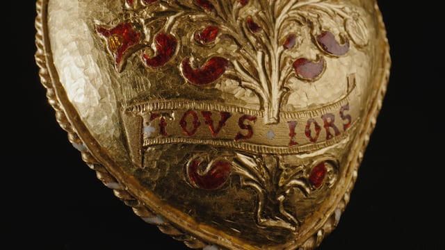Museo Británico adquiere el ‘Corazón Tudor’, de Enrique VIII y Catalina de Aragón