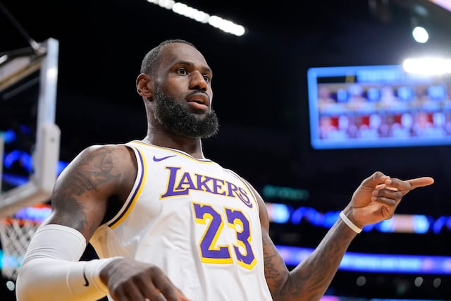 LeBron James a equipo de Estrellas de la NBA por vez número 20