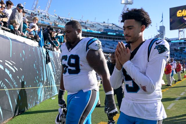 David Tepper, dueño de los Panthers, arroja bebida hacia grada visitante en la derrota ante Jaguars