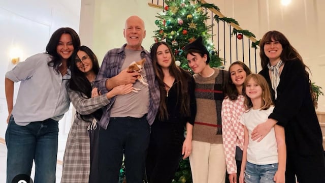 Esposa de Bruce Willis niega que Demi Moore se haya mudado con ellos para cuidar al actor