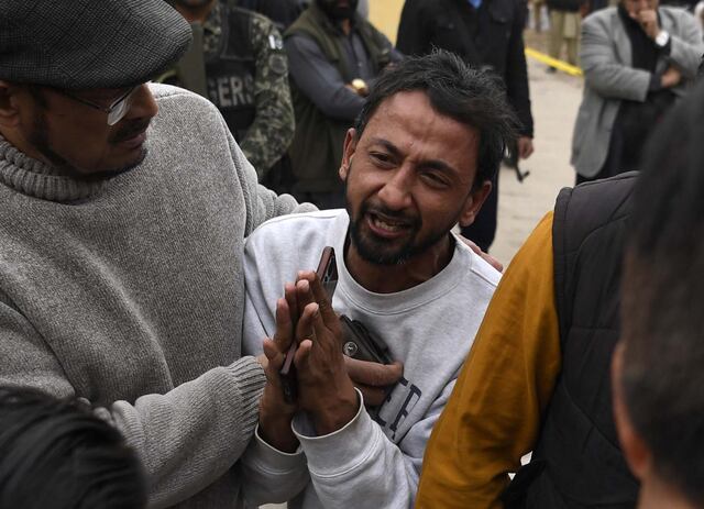 Atentado suicida en una mezquita de Pakistán deja al menos 31 muertos y 169 heridos