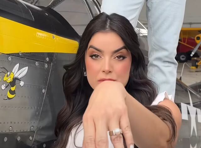 Daniella Navarro presume el anillo de compromiso que le regaló su prometido de 60 años