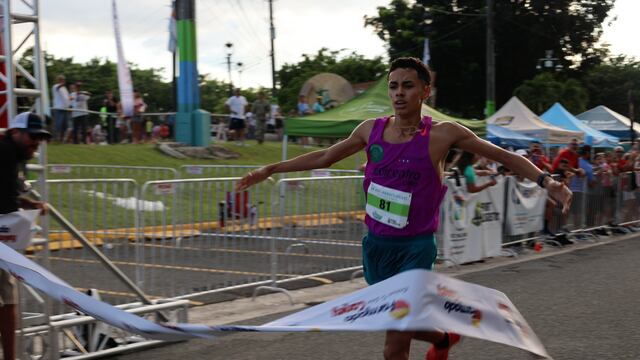 El barranquiteño Ángel Rosado Colón gana el Maratón del Arrecosta’o