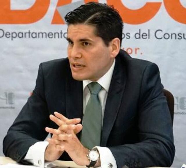 Secretario del DACO dice que impuesto al petróleo aumentará 4 centavos al precio de la gasolina