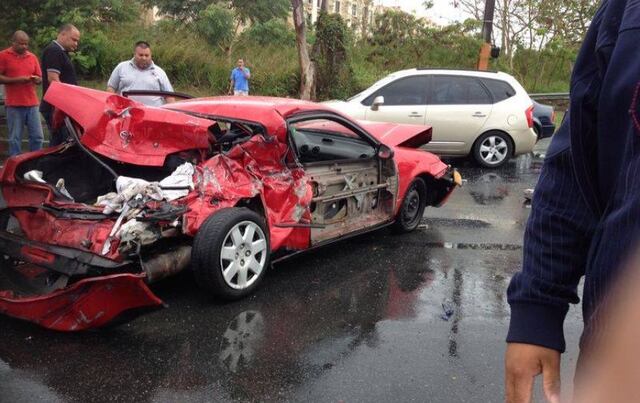 Colisión entre cuatro autos cobra vida de una persona