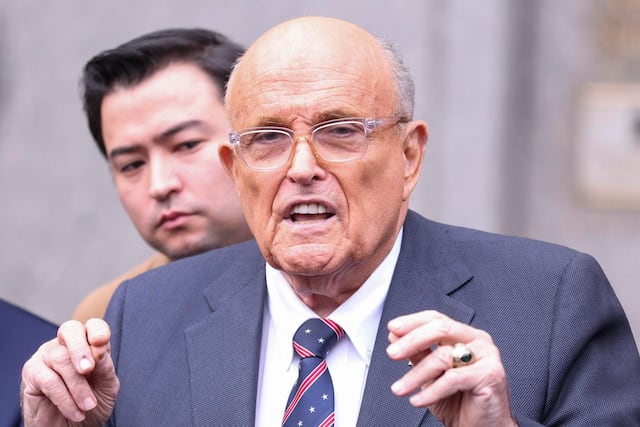 Rudy Giuliani hospitalizado en estado crítico por neumonía