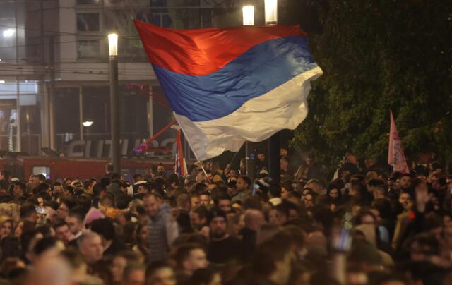 Estudiantes logran histórica victoria electoral y ponen fin al dominio de Vucic en Serbia