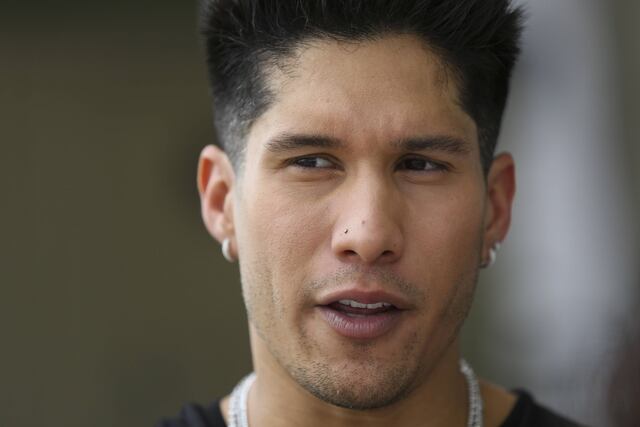 Chyno Miranda propone matrimonio a su novia