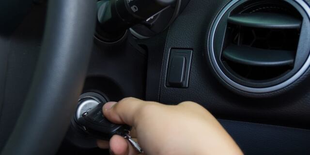 Niña de 7 años atropella a su hermanita al encender auto