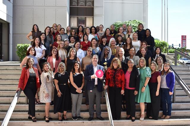 Claro Puerto Rico recibe certificación como Empleador Preferido por Mujeres 2025