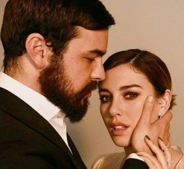 Captan a Mario Casas y Blanca Suárez besándose en público