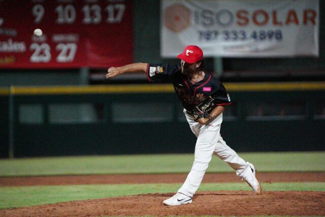 Criollos de Caguas derrotan a al cojunto R-12 en entradas extras