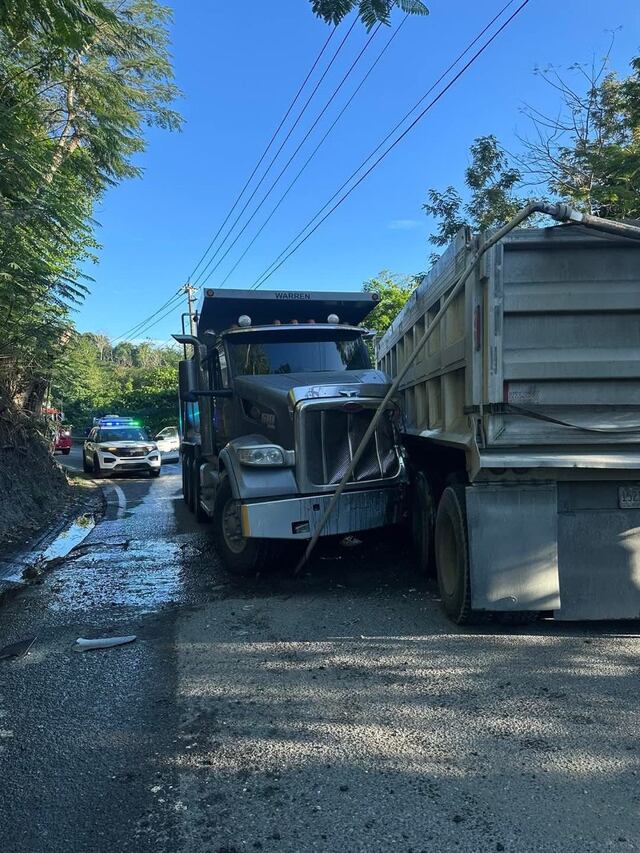 Autoridades reportan accidente con camiones en la PR-174 de Bayamón