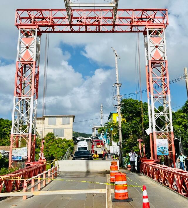 Funcionarios de gobierno estatal y federal llegan a Culebra para atender el cierre del puente levadizo