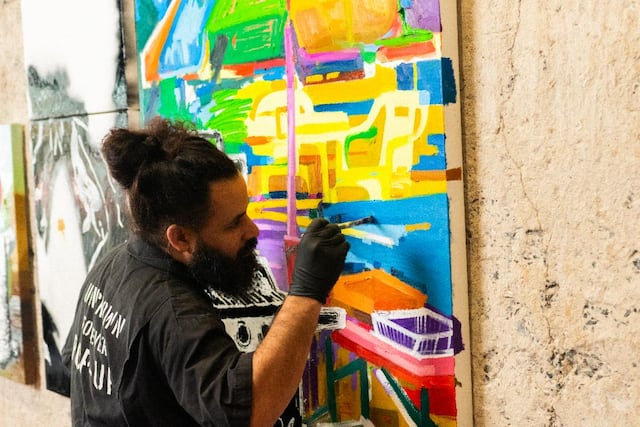 Carlitos Skills transforma un Airbnb en una experiencia cultural