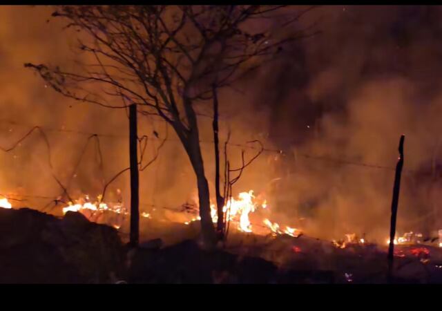 Evalúan puntos calientes en una finca de Lajas tras fuego de grandes proporciones
